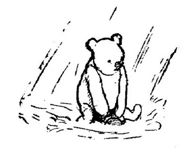 Chúng ta thấy Pooh đang cưỡi trên chiếc hũ rỗng của mình, nổi bồng bềnh dạt vào từ mặt nước. Trời vẫn đổ mưa rào.